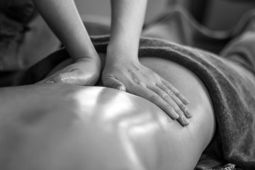 back massage in thai massage