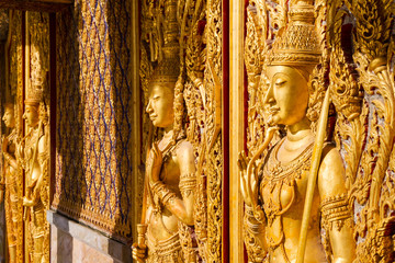 Fototapeta na wymiar Monument of golden buddha,Temple Thailand