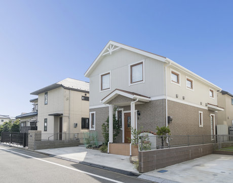 住宅　住宅街　イメージ　分譲住宅　快晴　青空　コピースペース