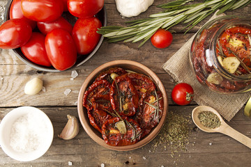 Preparation dried tomatoes