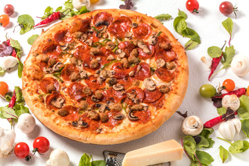 ミックスピザ　 Mixture pizza Italian food