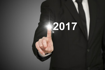 Gesch&auml;ftsmann verweist auf 2017