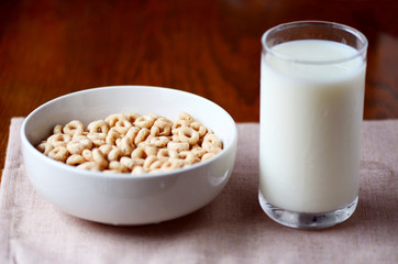 Cheerios - Bowl with cheerios whole grain cereals.