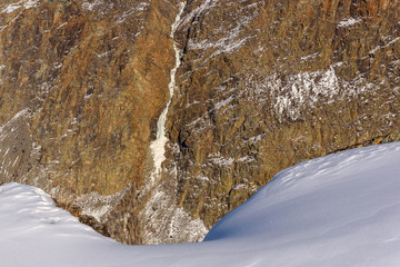 Fototapeta na wymiar mountain snow waterfall winter canyon