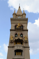 Clocher de la basilique de Messine avec son horloge astronomique 