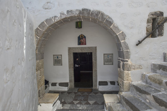 Eingang zur Apokalypse-H&ouml;hle auf der Insel Patmos, Dodekanes, Griechenland