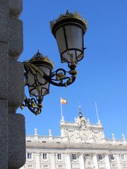 Fototapeta na wymiar Lanterne al palazzo reale di Madrid