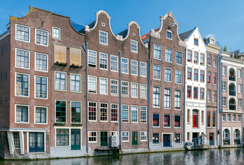 Fototapeta na wymiar Amsterdam. Old city canal.