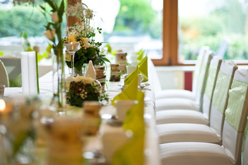 Hochzeit, Tischdekoration, festliche Tische und Tischschmuck