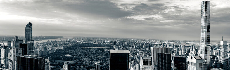 Obraz premium Panorama cityscape view on Central Park, New York, seen from the Rockefeller building 