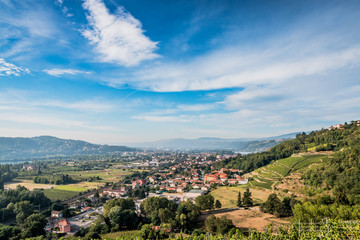 Fototapeta na wymiar Panorama sur les champs de vignes et la vallée du Rhône