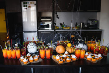 Creative halloween catering with cupcakes and cocktails for stylized party