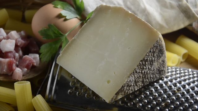 Rigatoni alla carbonara &Kappa;&alpha;&rho;&mu;&pi;&omicron;&nu;ά&rho;&alpha; كاربونارا Карбонара Pasta 培根蛋麵 카르보나라 การ์โบนารา ペコリーノ Пекорино Cucina italiana