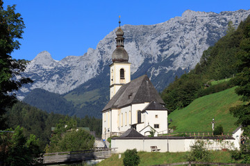 Fototapeta na wymiar Chirch St. Sebastian in Ramsau Bavaria