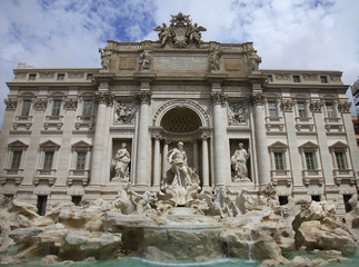 Fototapeta na wymiar Trevi fountain in Rome