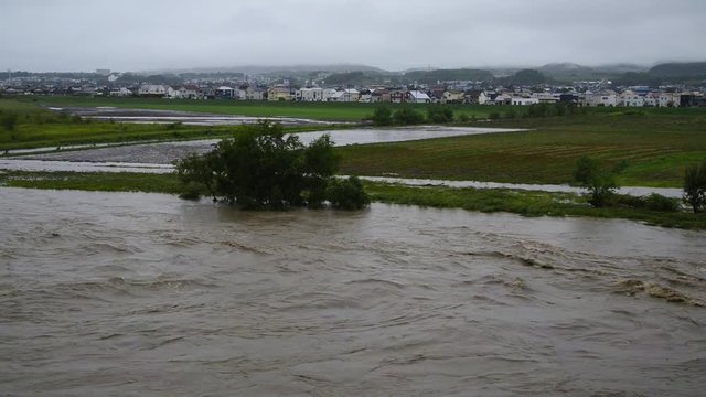 大雨で氾濫した常呂川