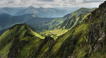 Obraz premium Beautiful mountain valley