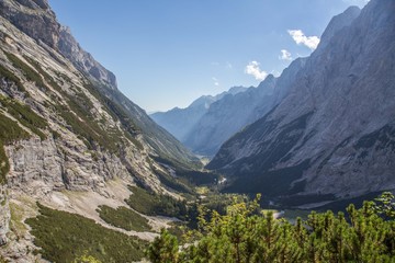 Fototapeta na wymiar Zugspitze Bayern Wanderung Gebirge Alpen 13