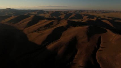 Survol des steppes mongoles
