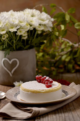 Schokocupcake mit gezuckerten Beeren