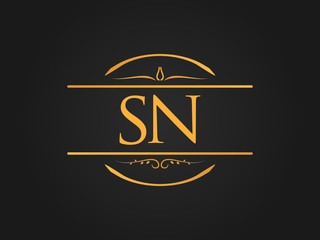 Luxurious Circle Ornament