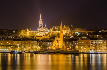 Fototapeta na wymiar Night view of the Budapest, Hungary.