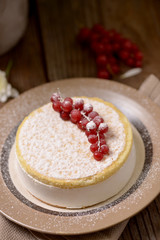 Schokocupcake mit gezuckerten Beeren