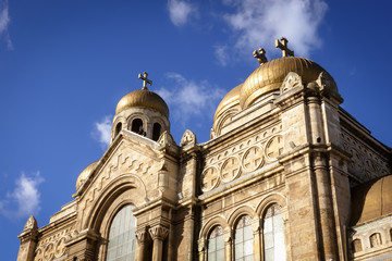 Obraz premium The Cathedral of the Assumption of the Virgin in Varna, Bulgaria in the bright sunny day.