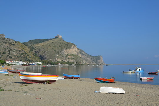 santuario di Tindari visto dalla spiaggia di Marinello di Oliveri