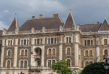 Fototapeta na wymiar opéra national de Hongrie