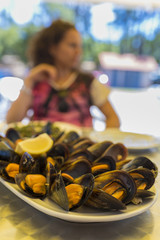 Raci&oacute;n de mejillones al vapor.