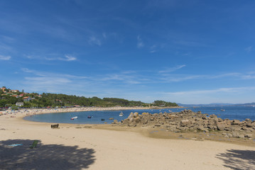 Fototapeta na wymiar Playa de Cabío (A Pobra do Caramiñal, La Coruña - España).