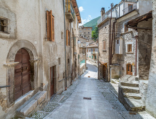 Fototapeta na wymiar Scanno, old rural village in L'Aquila Province, Abruzzo (Italy)