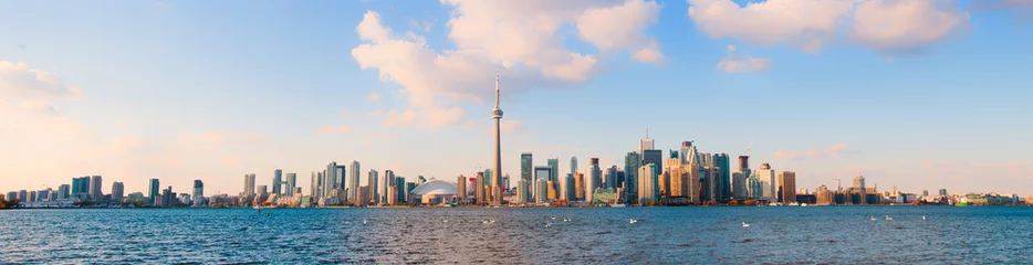 Tuinposter Panoramisch uitzicht op de skyline van Toronto © roxxyphotos