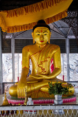 Posąg Buddy. Mandalay,Birma