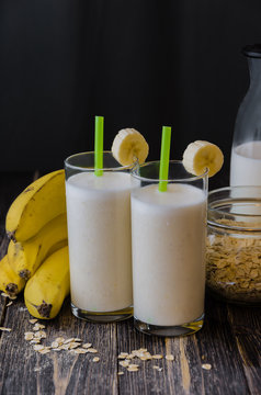 banana smoothie with oatmeal ,vegetarian breakfasts
