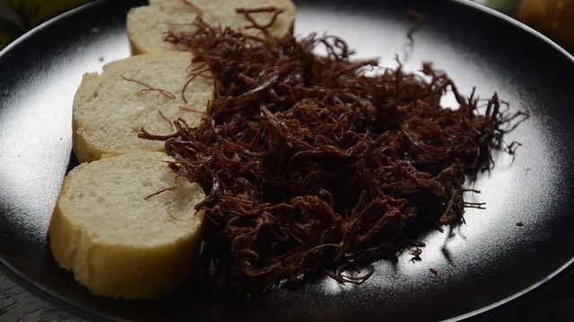 Sfilacci di cavallo Equus caballus Hauspferd Carne de caballo Horse meat Konjsko meso H&auml;stk&ouml;tt Pferdefleisch Viande de cheval L&oacute;h&uacute;s Konina коњско месо Конина Koňsk&eacute; maso 马肉  Paardenvlees Cal