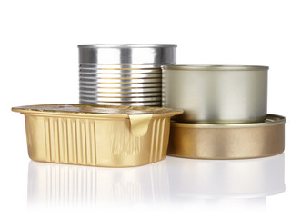 tins of different sizes