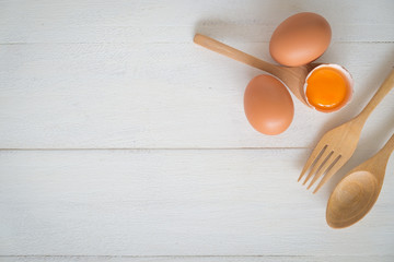 Does the file show recognizable people and/or property?