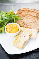 Foie gras with bread