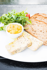 Foie gras with bread