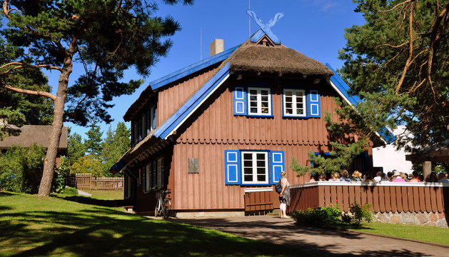 Typisches Holzhaus auf der Kurischen Nehrung 