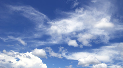 Fototapeta na wymiar Sky white clouds Natural outdoor