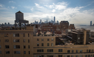 Fototapeta premium During sunrise the rooftops of Manhattan were bathing in a beautiful light