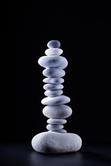 Fototapeta premium balancing pebble tower