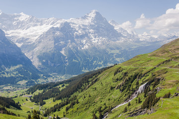 Fototapeta na wymiar Grindelwald, Berner Oberland, Alpen, Schweizer Berge, Eiger, Eigernordwand, Waldspitz, First, Wanderweg, Sommer, Schweiz