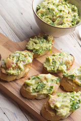 Bread with guacamole