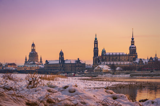 Dresden Sonnenuntergang im Winter