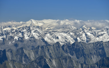 Fototapeta na wymiar LUFTBILD - Alpenhauptkamm mit Blick zum Großvenediger 3657