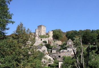 Château et village classé de Belcastel en Aveyron